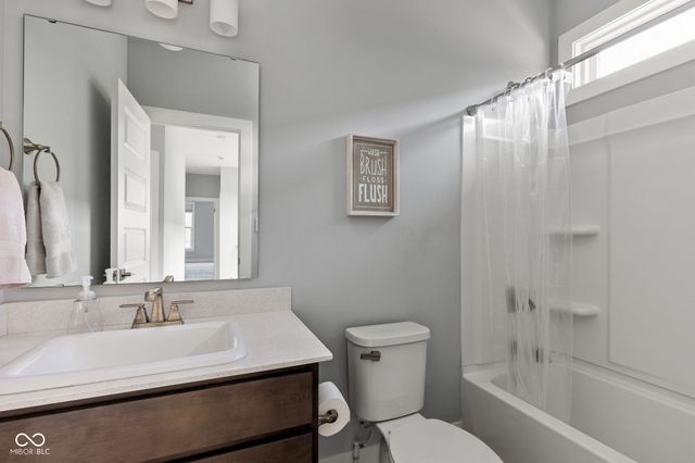 11495 Langton Walk, Zionsville, IN 46077
