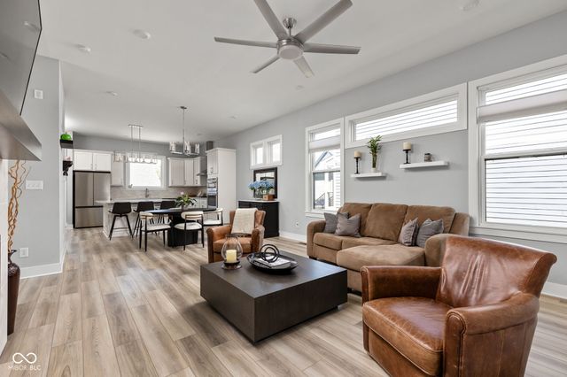 11495 Langton Walk, Zionsville, IN 46077