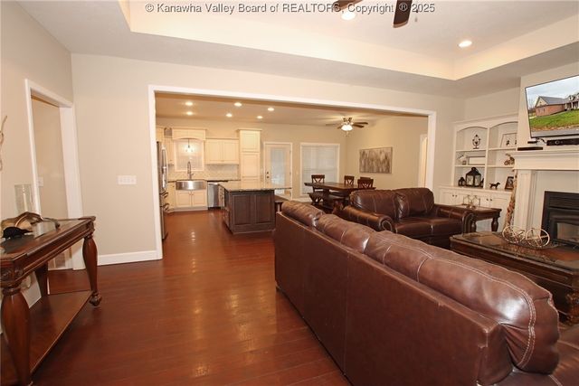 1236 Crooked Creek Road, Scott Depot, WV 25560