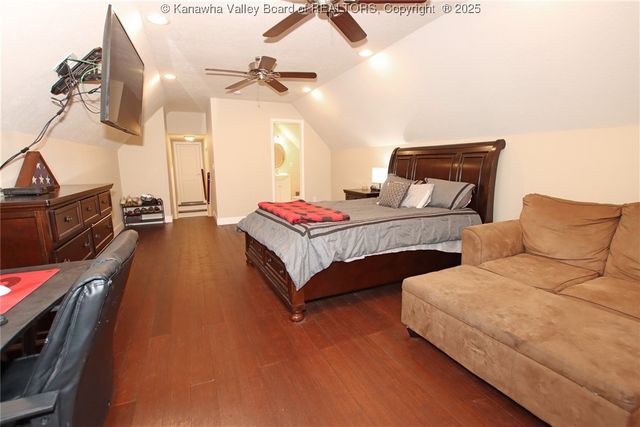 1236 Crooked Creek Road, Scott Depot, WV 25560