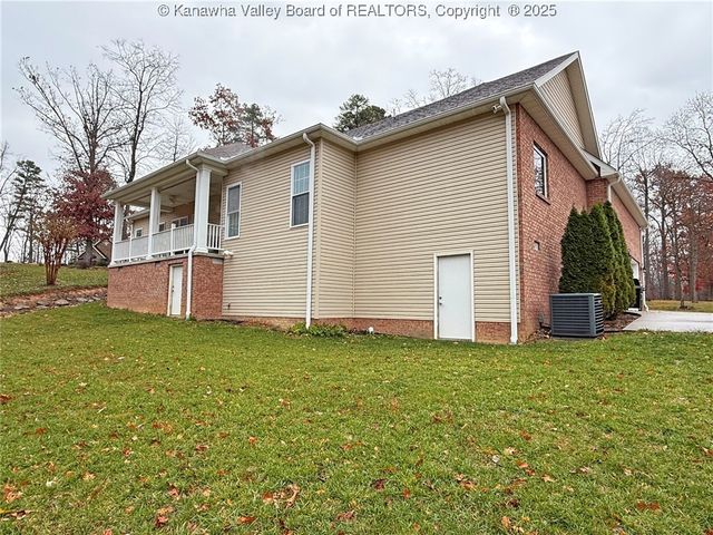 1236 Crooked Creek Road, Scott Depot, WV 25560