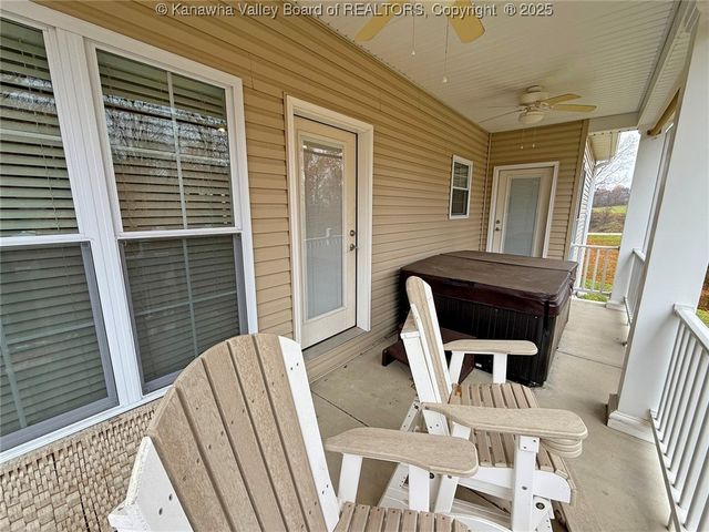 1236 Crooked Creek Road, Scott Depot, WV 25560