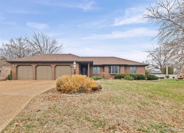 1102 Taylor Ave Avenue, Godfrey, IL 62035