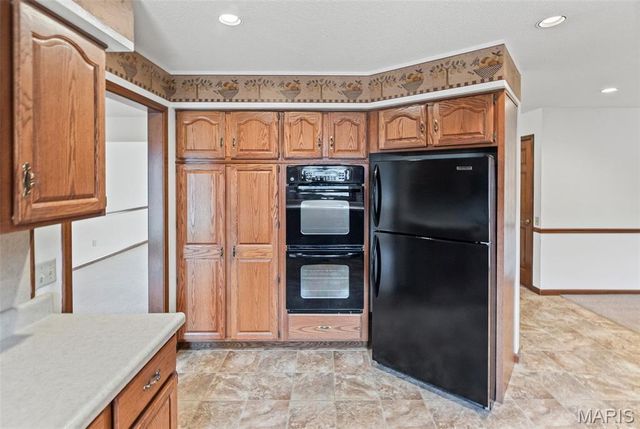 1102 Taylor Ave Avenue, Godfrey, IL 62035