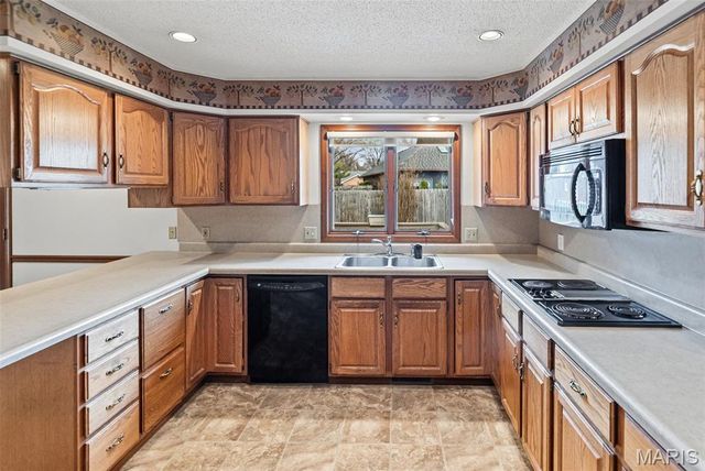 1102 Taylor Ave Avenue, Godfrey, IL 62035