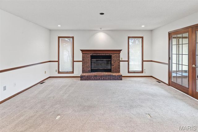 1102 Taylor Ave Avenue, Godfrey, IL 62035