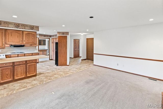 1102 Taylor Ave Avenue, Godfrey, IL 62035