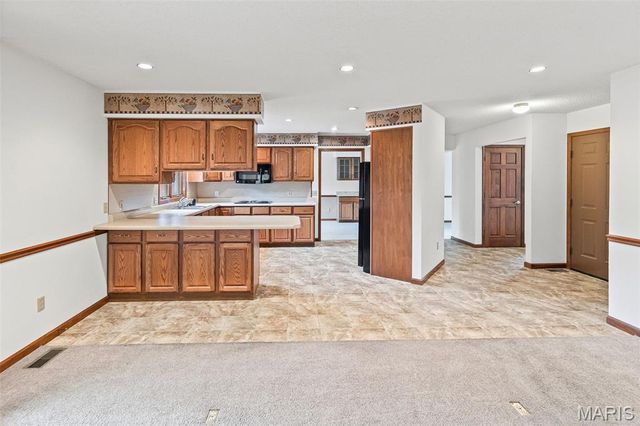 1102 Taylor Ave Avenue, Godfrey, IL 62035