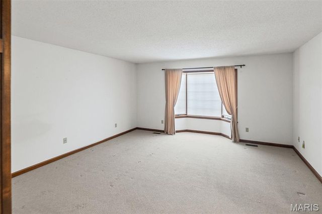 1102 Taylor Ave Avenue, Godfrey, IL 62035