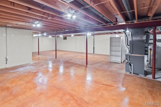 1102 Taylor Ave Avenue, Godfrey, IL 62035