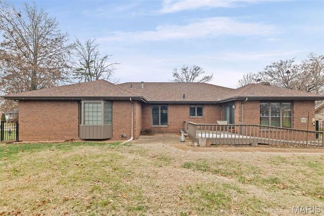 1102 Taylor Ave Avenue, Godfrey, IL 62035