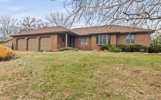 1102 Taylor Ave Avenue, Godfrey, IL 62035