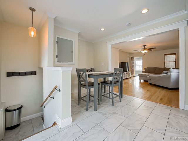 124 Leroy Avenue, Clawson, MI 48017