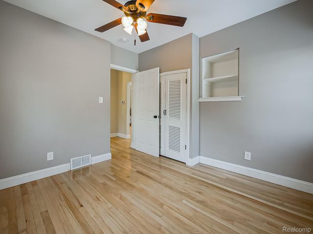 124 Leroy Avenue, Clawson, MI 48017