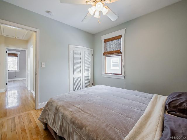 124 Leroy Avenue, Clawson, MI 48017