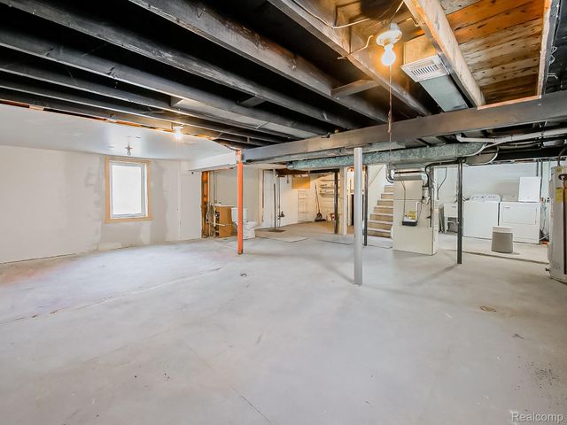 124 Leroy Avenue, Clawson, MI 48017