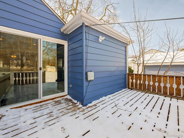 124 Leroy Avenue, Clawson, MI 48017