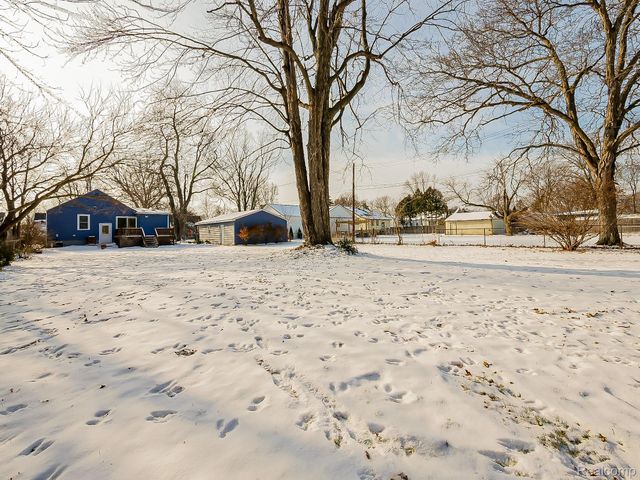 124 Leroy Avenue, Clawson, MI 48017