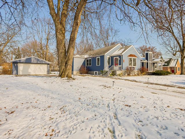 124 Leroy Avenue, Clawson, MI 48017