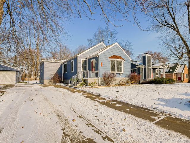 124 Leroy Avenue, Clawson, MI 48017