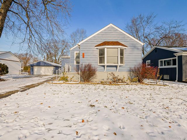 124 Leroy Avenue, Clawson, MI 48017