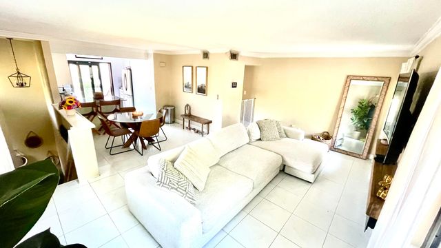 134 Wimbledon Lakes Drive, Plantation, FL 33324