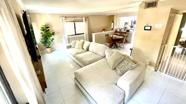 134 Wimbledon Lakes Drive, Plantation, FL 33324