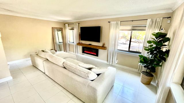 134 Wimbledon Lakes Drive, Plantation, FL 33324