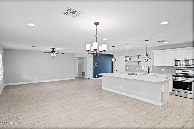 2226 S KACHINA Drive, Tempe, AZ 85282