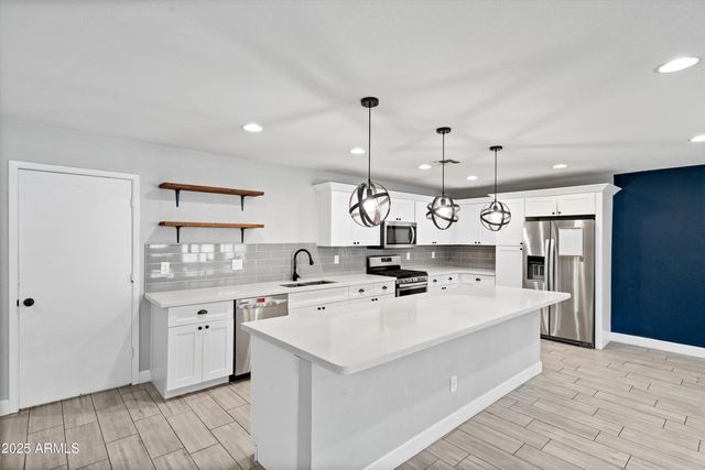 2226 S KACHINA Drive, Tempe, AZ 85282