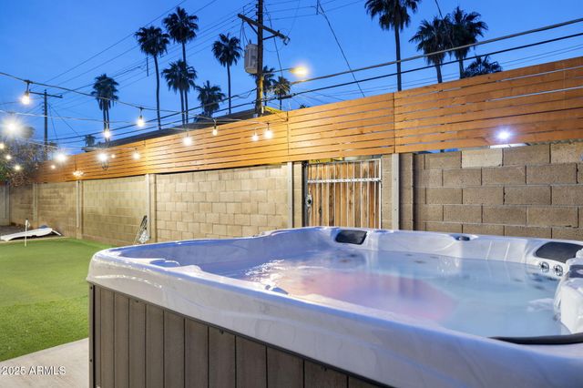 2226 S KACHINA Drive, Tempe, AZ 85282