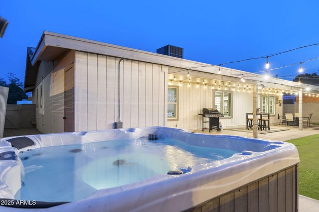 2226 S KACHINA Drive, Tempe, AZ 85282