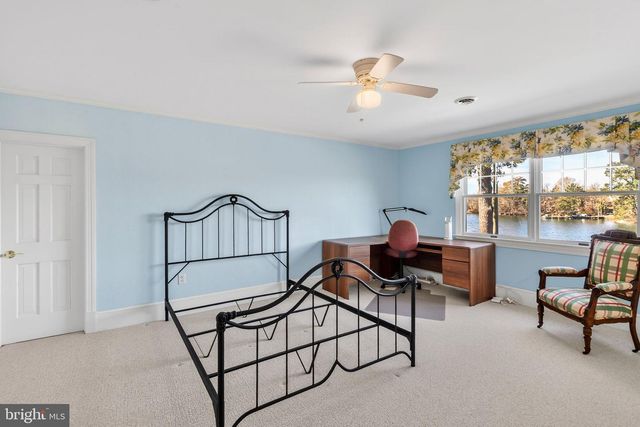 864 FLEETON RD, Reedville, VA 22539