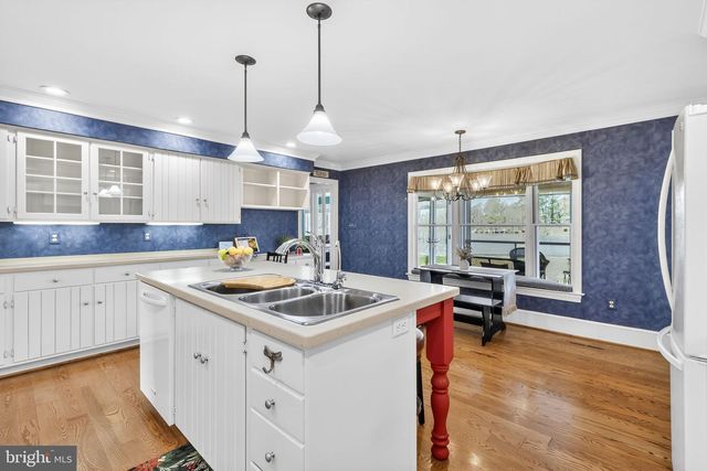 864 FLEETON RD, Reedville, VA 22539