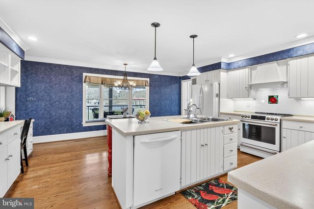 864 FLEETON RD, Reedville, VA 22539