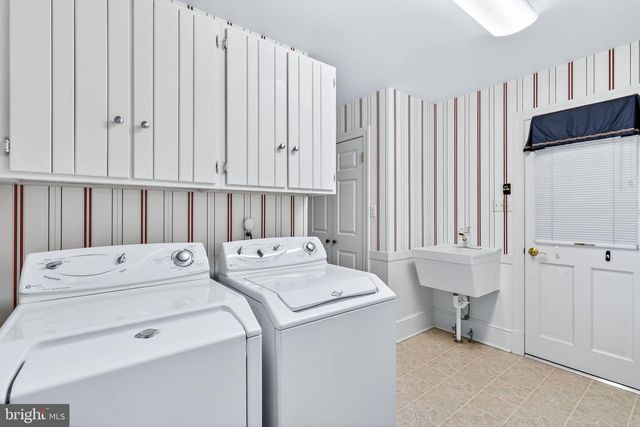 864 FLEETON RD, Reedville, VA 22539