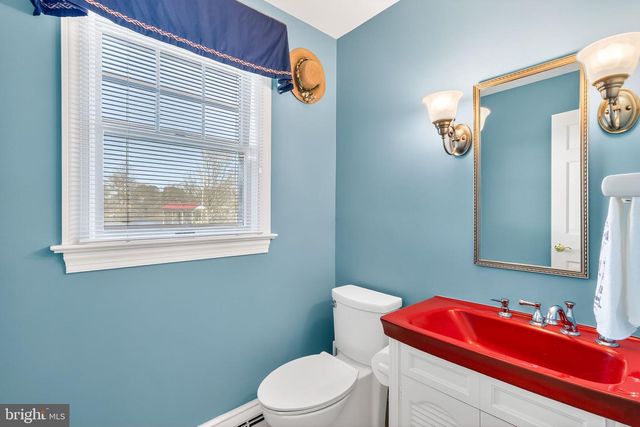 864 FLEETON RD, Reedville, VA 22539