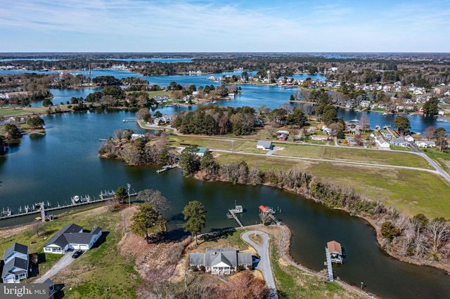 864 FLEETON RD, Reedville, VA 22539