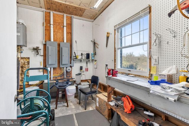 864 FLEETON RD, Reedville, VA 22539