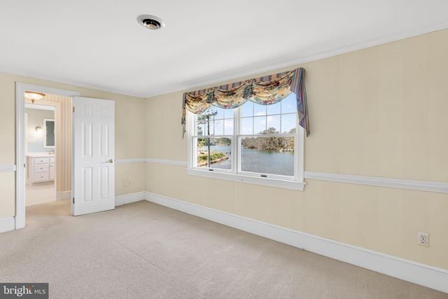 864 FLEETON RD, Reedville, VA 22539