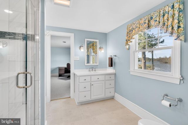 864 FLEETON RD, Reedville, VA 22539