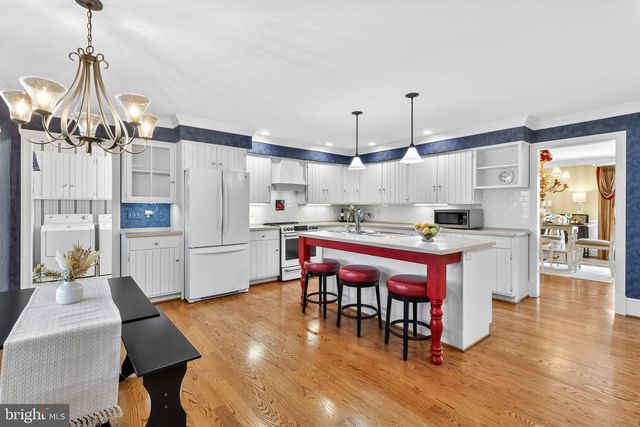 864 FLEETON RD, Reedville, VA 22539