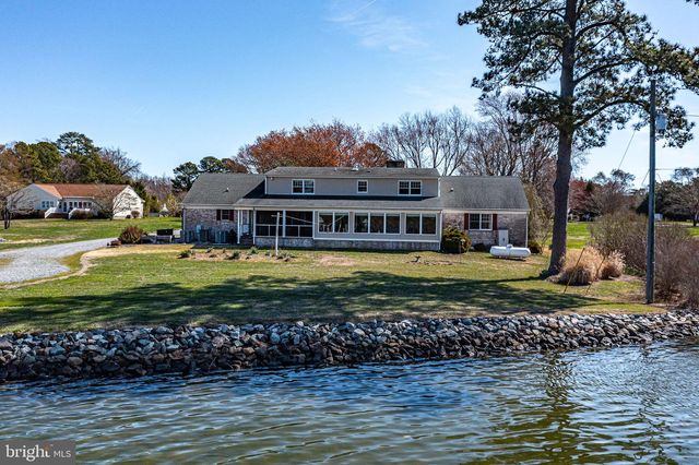 864 FLEETON RD, Reedville, VA 22539