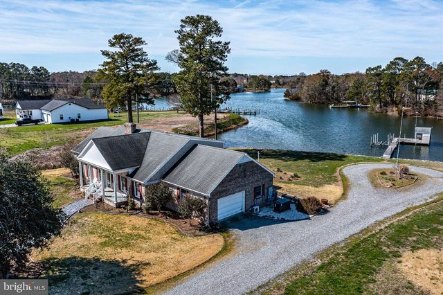 864 FLEETON RD, Reedville, VA 22539