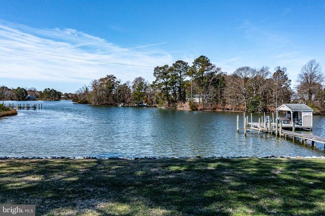 864 FLEETON RD, Reedville, VA 22539