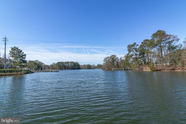 864 FLEETON RD, Reedville, VA 22539