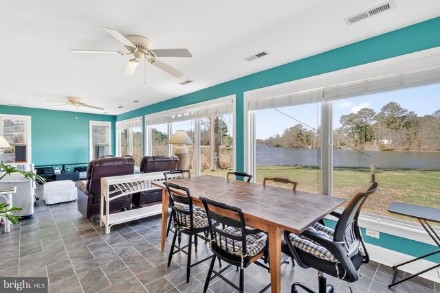 864 FLEETON RD, Reedville, VA 22539