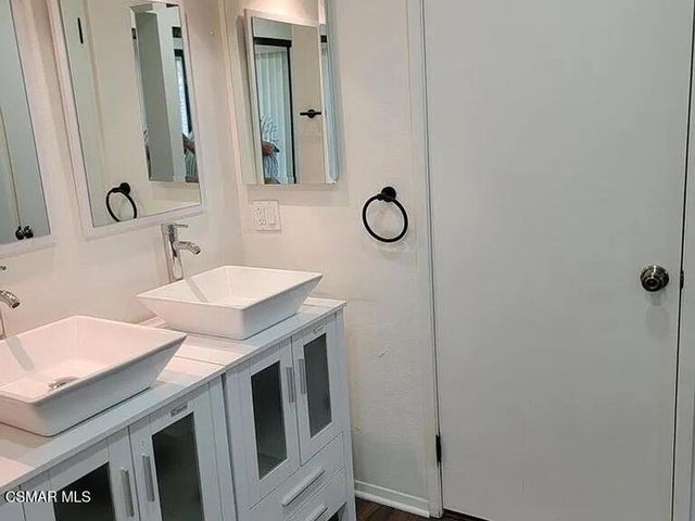28910 Calabria Drive, Agoura Hills, CA 91301