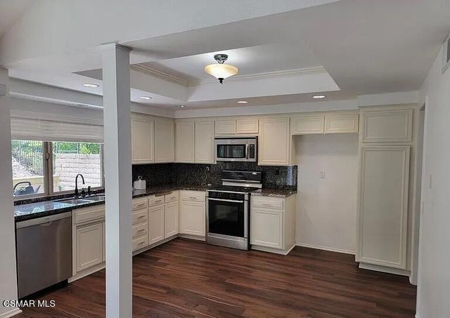 28910 Calabria Drive, Agoura Hills, CA 91301