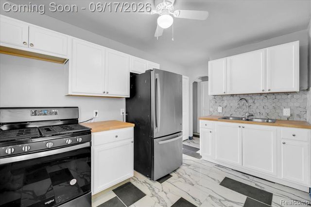 20114 Regent Drive, Detroit, MI 48205